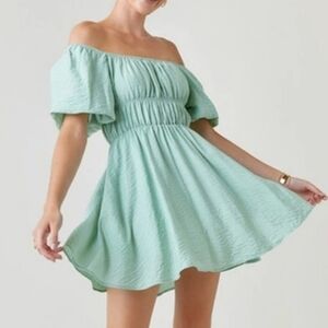 Francesca's Miami XL Wonderfully Stretchy Mint Off-Shoulder